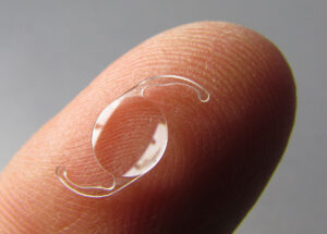 how much does cataract surgery cost at vantage eye center with IOL lens implants